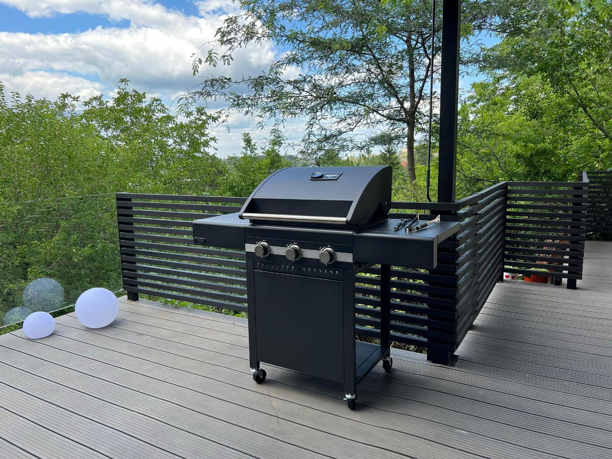ペトロヴァラディンPergola House In A Green Oasis With Fantastic Viewアパートメント エクステリア 写真