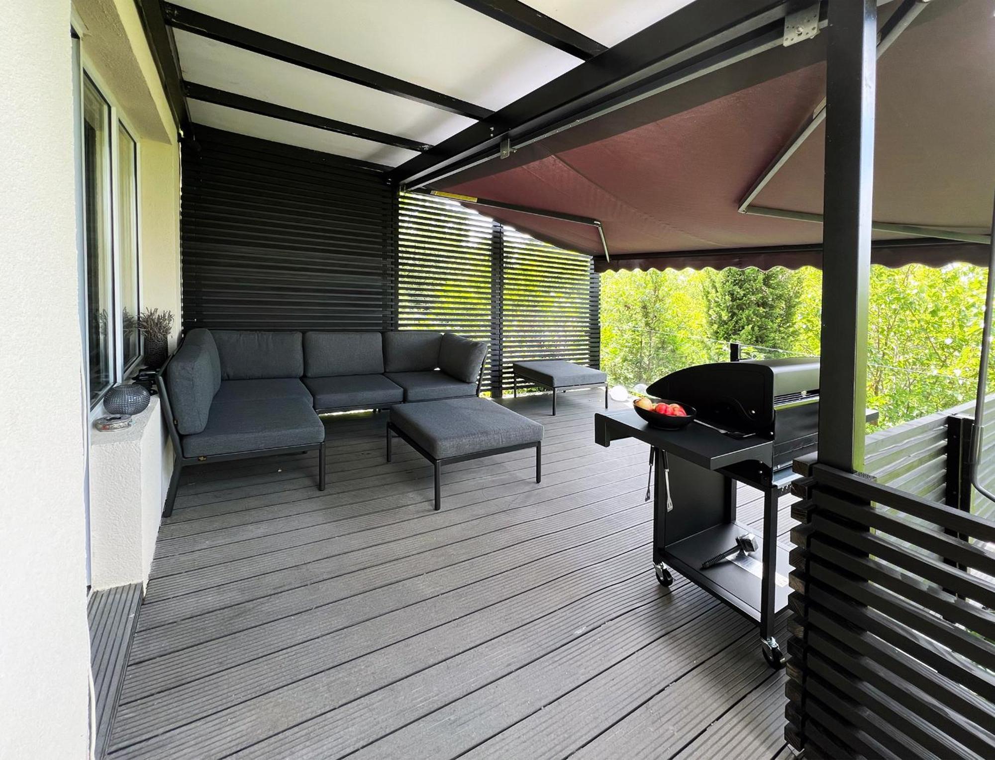 ペトロヴァラディンPergola House In A Green Oasis With Fantastic Viewアパートメント エクステリア 写真